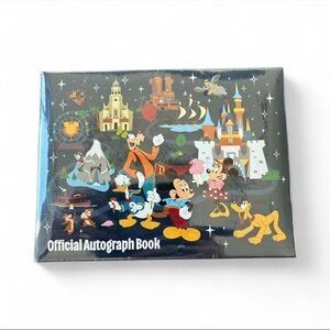 NWT Disneyland Resort Official Autograph Book California Adventure